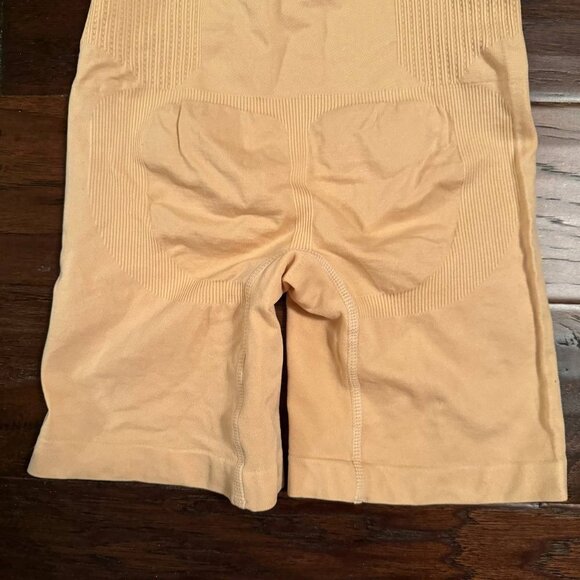 NWOT!  Body Shaper with Slimming Panels & Wide Straps in Tan - Size Small/Medium - Picture 7 of 11